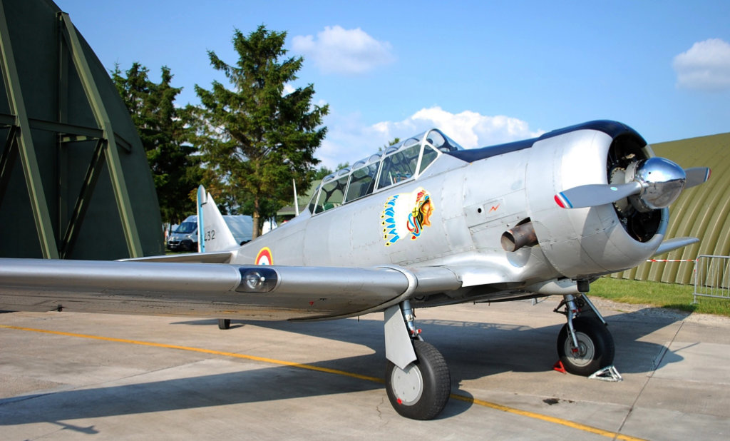 T-6 Texan, Registration F-AZGS, 432, Reims, France T-6 Texan, Registration F-AZGS, 432, Reims, France